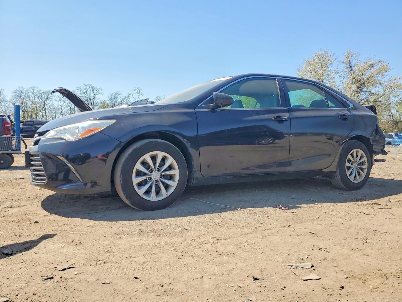 Salvage Toyota Camry Image