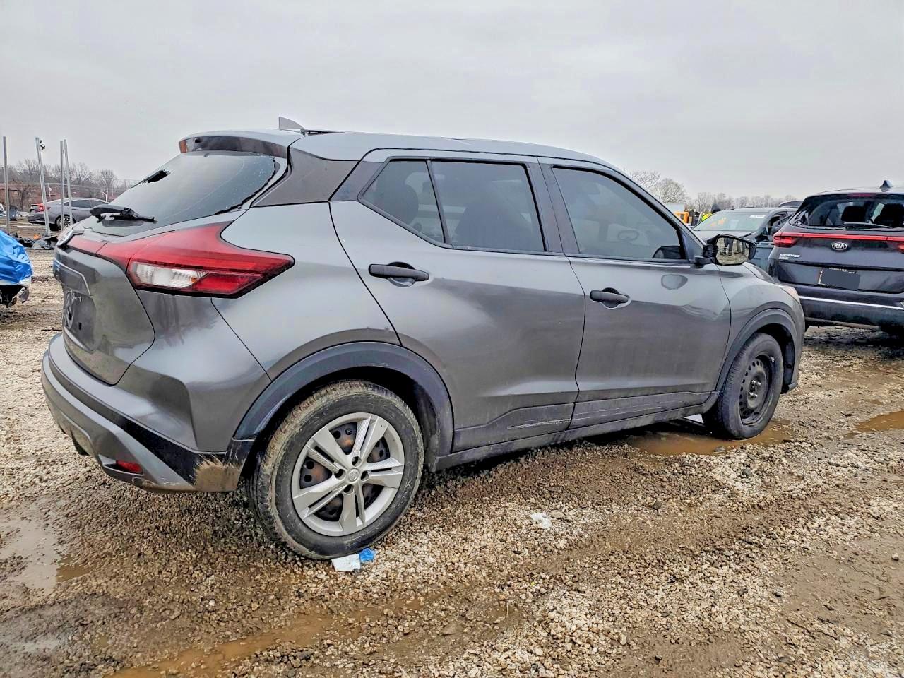 Nissan Kicks S