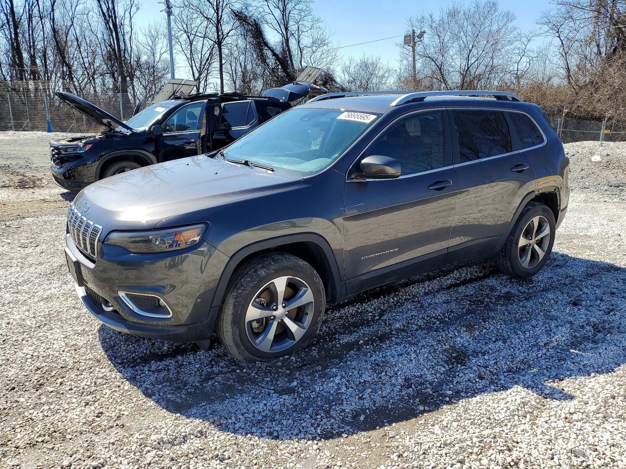 Salvage Jeep Cherokee Image