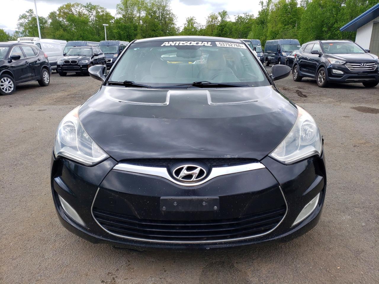 Hyundai VELOSTER Base