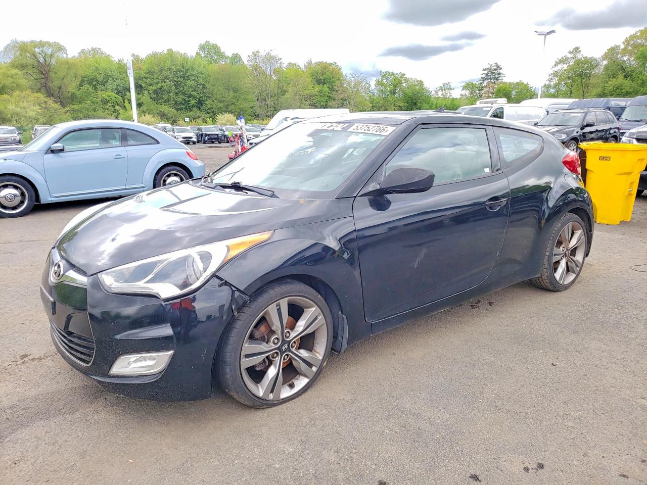 Salvage Hyundai VELOSTER Image