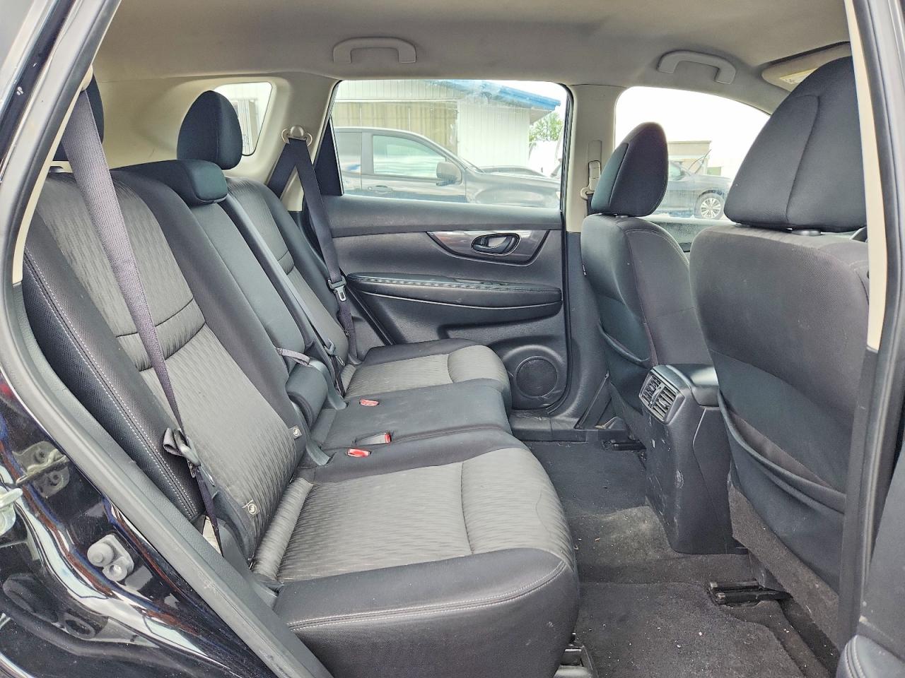 Nissan Rogue S