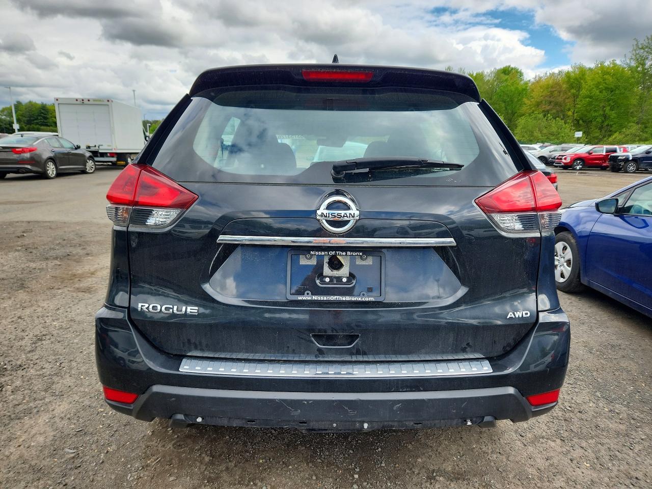 Nissan Rogue S