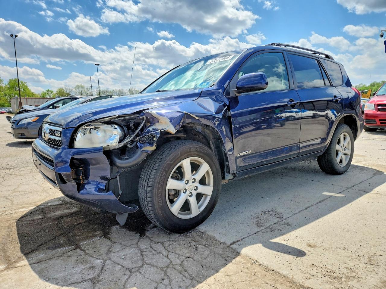 Salvage Toyota RAV4 Image