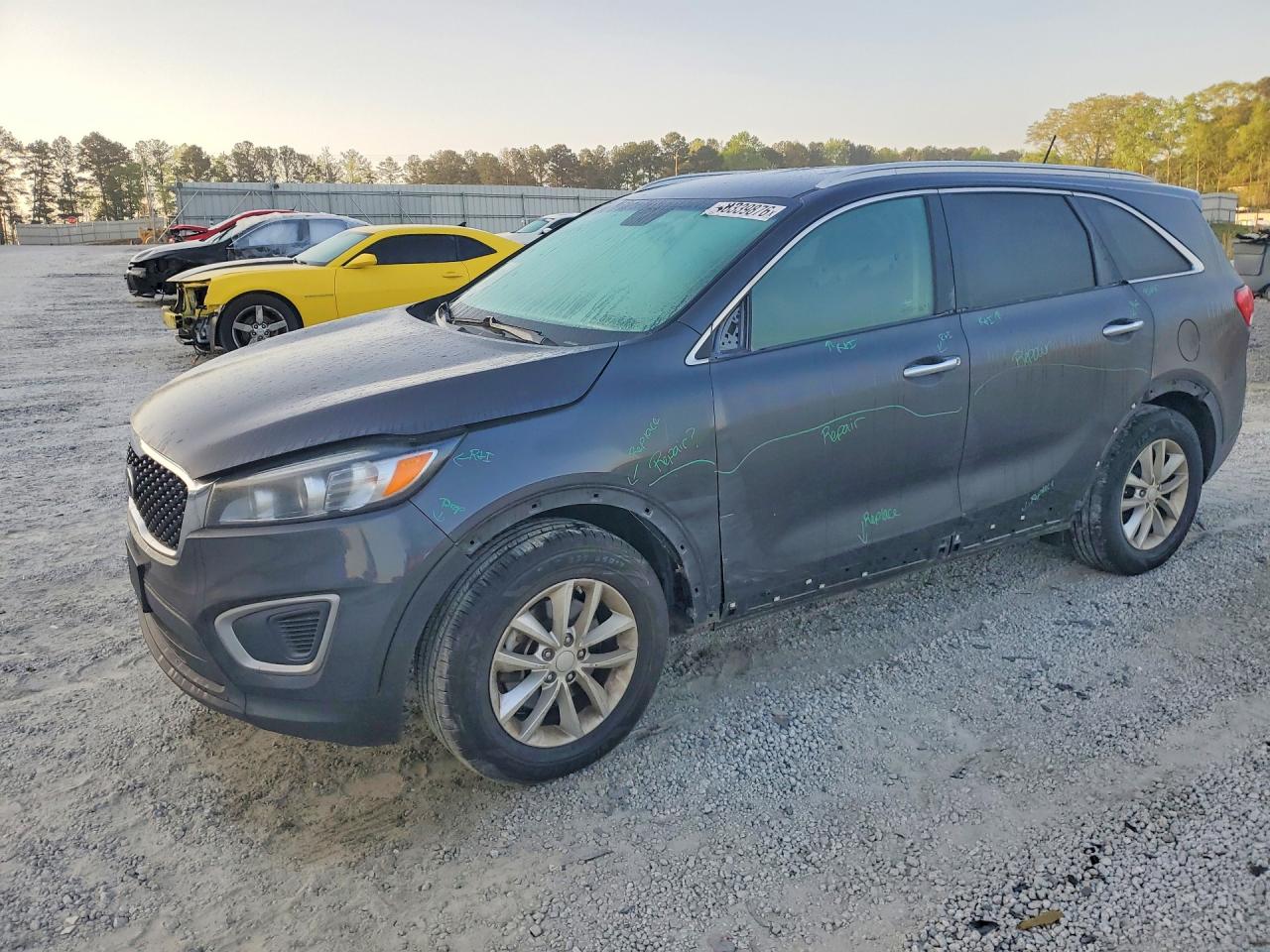 Salvage Kia Sorento Image