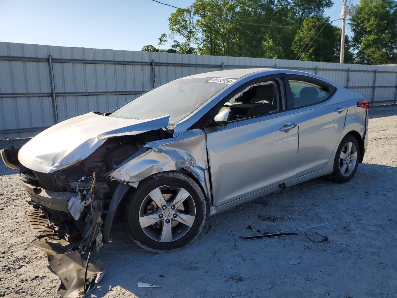 Salvage Hyundai ELANTRA Image