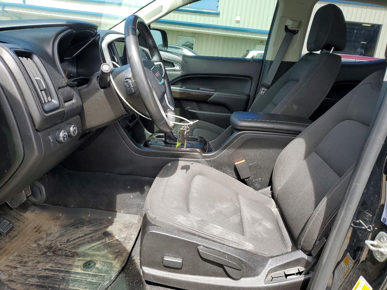 GMC Canyon Elevation