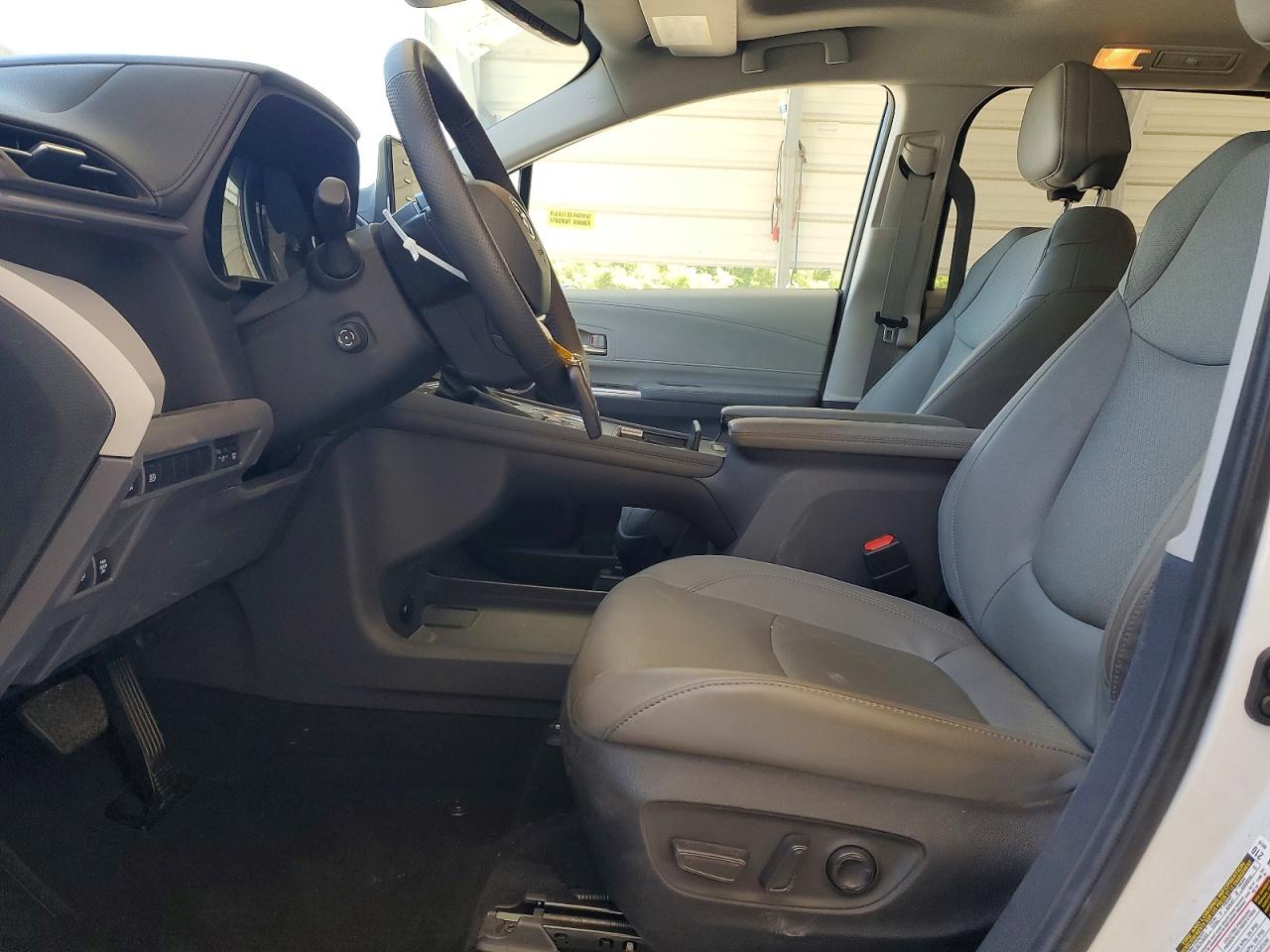 Toyota Sienna Limited 7-passenger