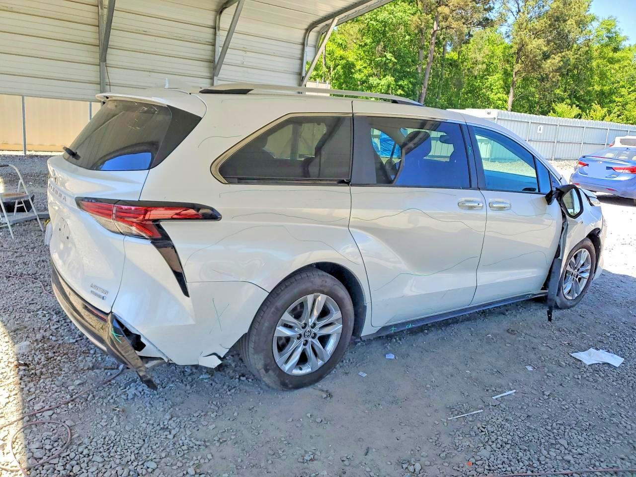 Toyota Sienna Limited 7-passenger