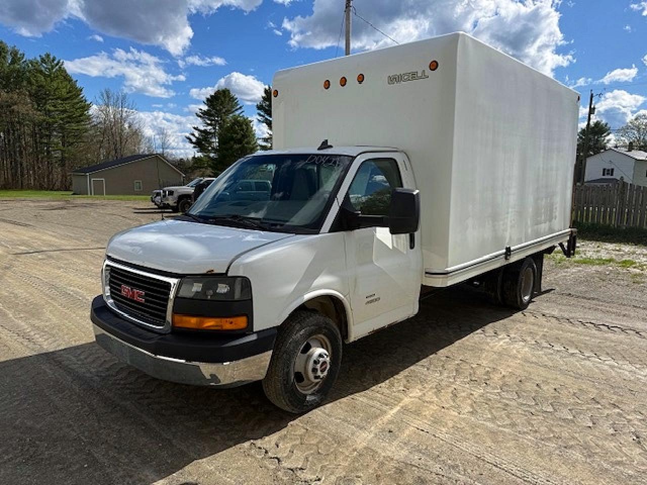 Salvage GMC Savana Image