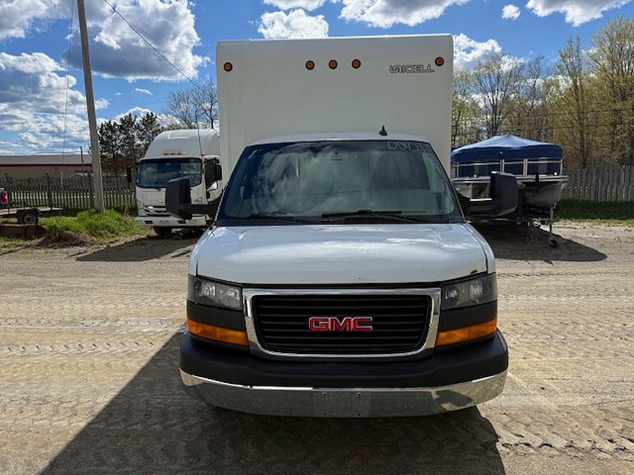 GMC Savana Cutaway G4500
