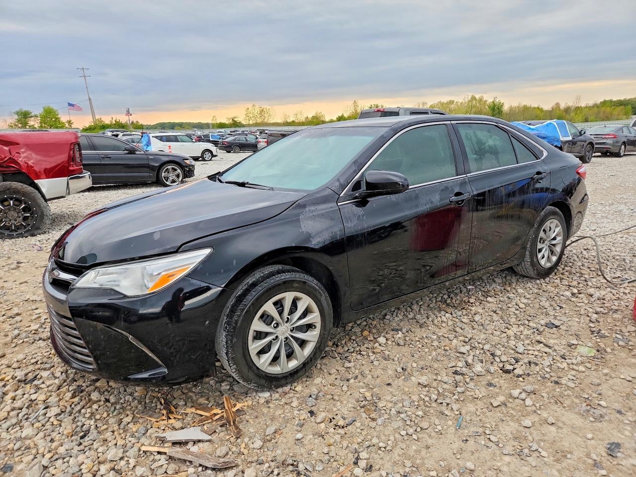 Salvage Toyota Camry Image