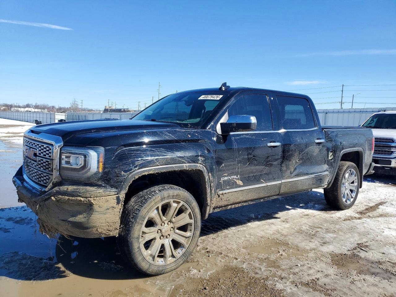 Salvage GMC Sierra Image
