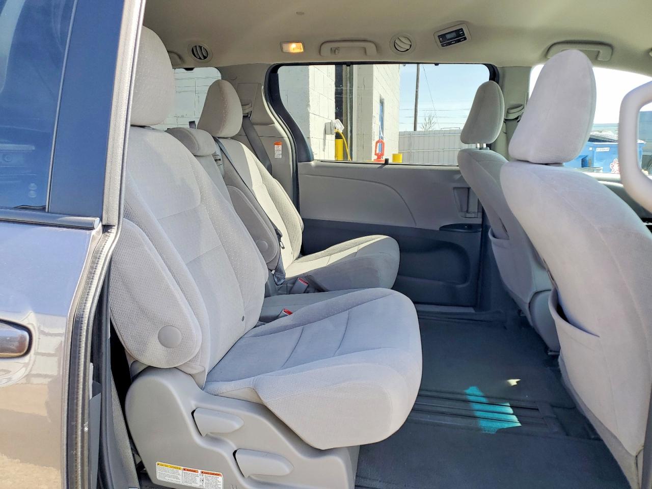 Toyota Sienna Le