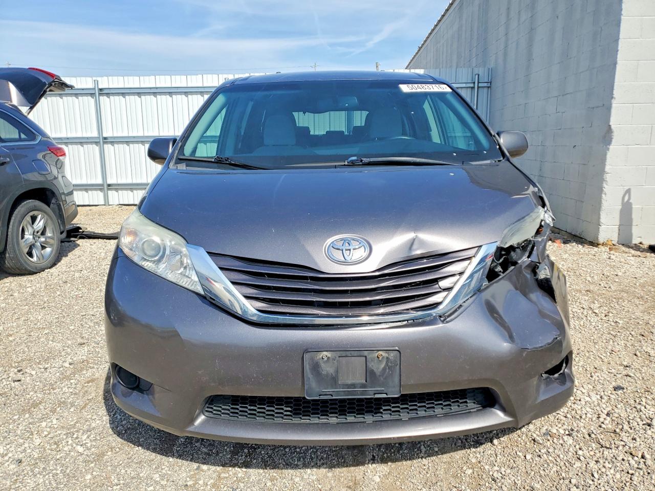 Toyota Sienna Le