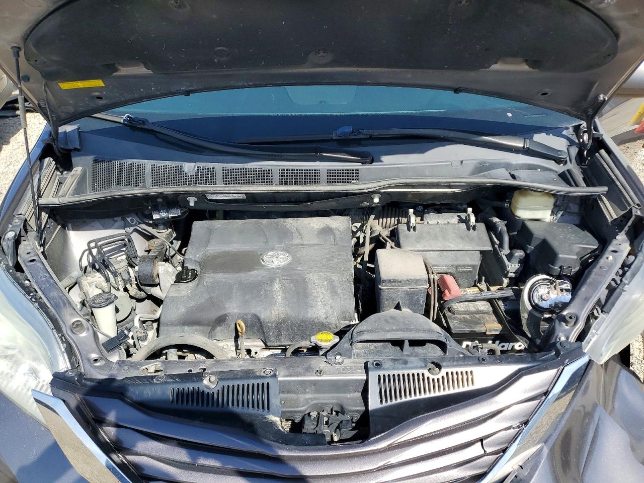 Toyota Sienna Le