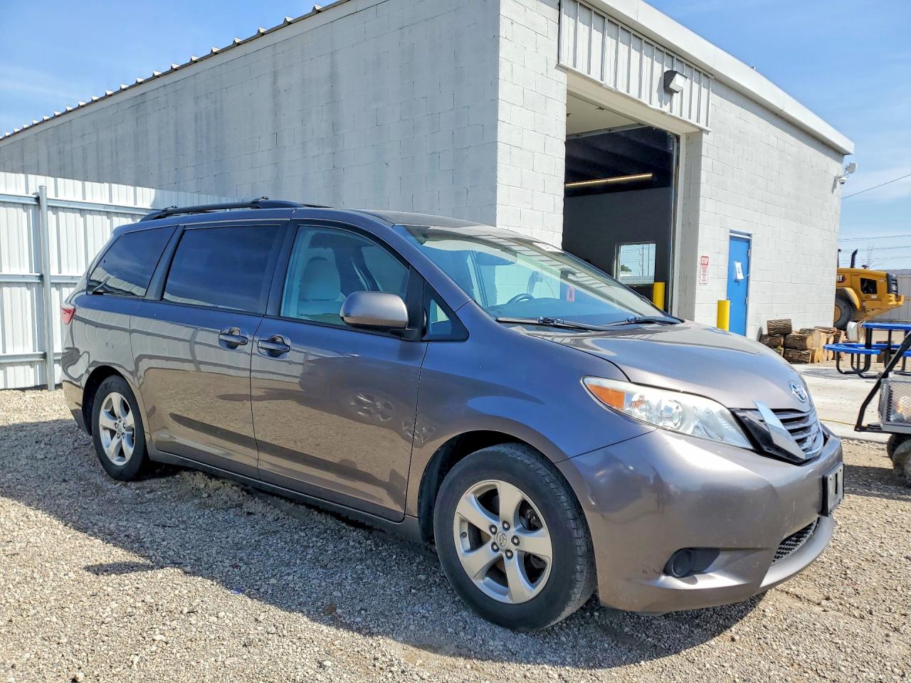 Toyota Sienna Le