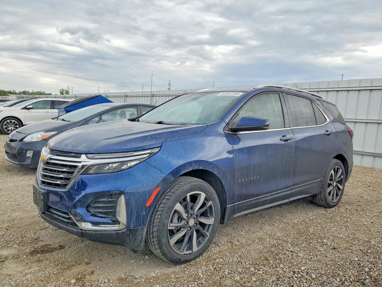 Salvage Chevrolet Equinox Image