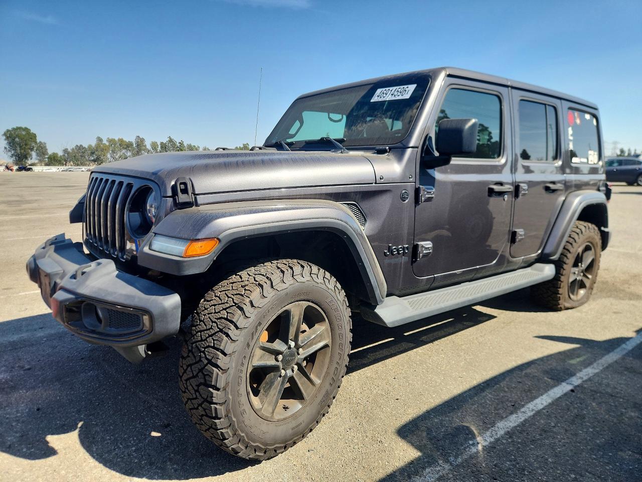 Salvage Jeep Wrangler Image