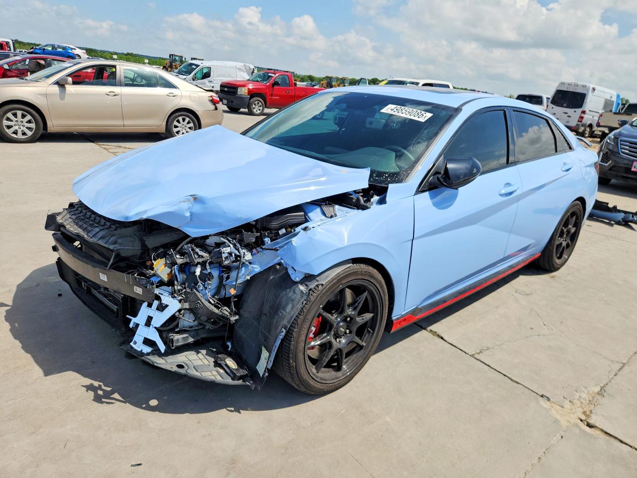 Salvage Hyundai ELANTRA Image