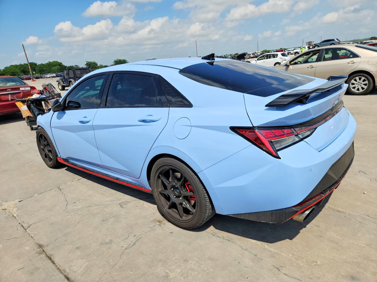 Hyundai ELANTRA Base