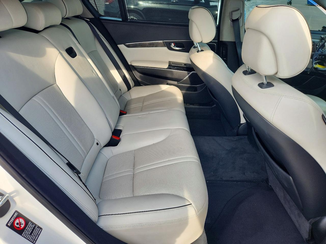 Kia K900 Luxury