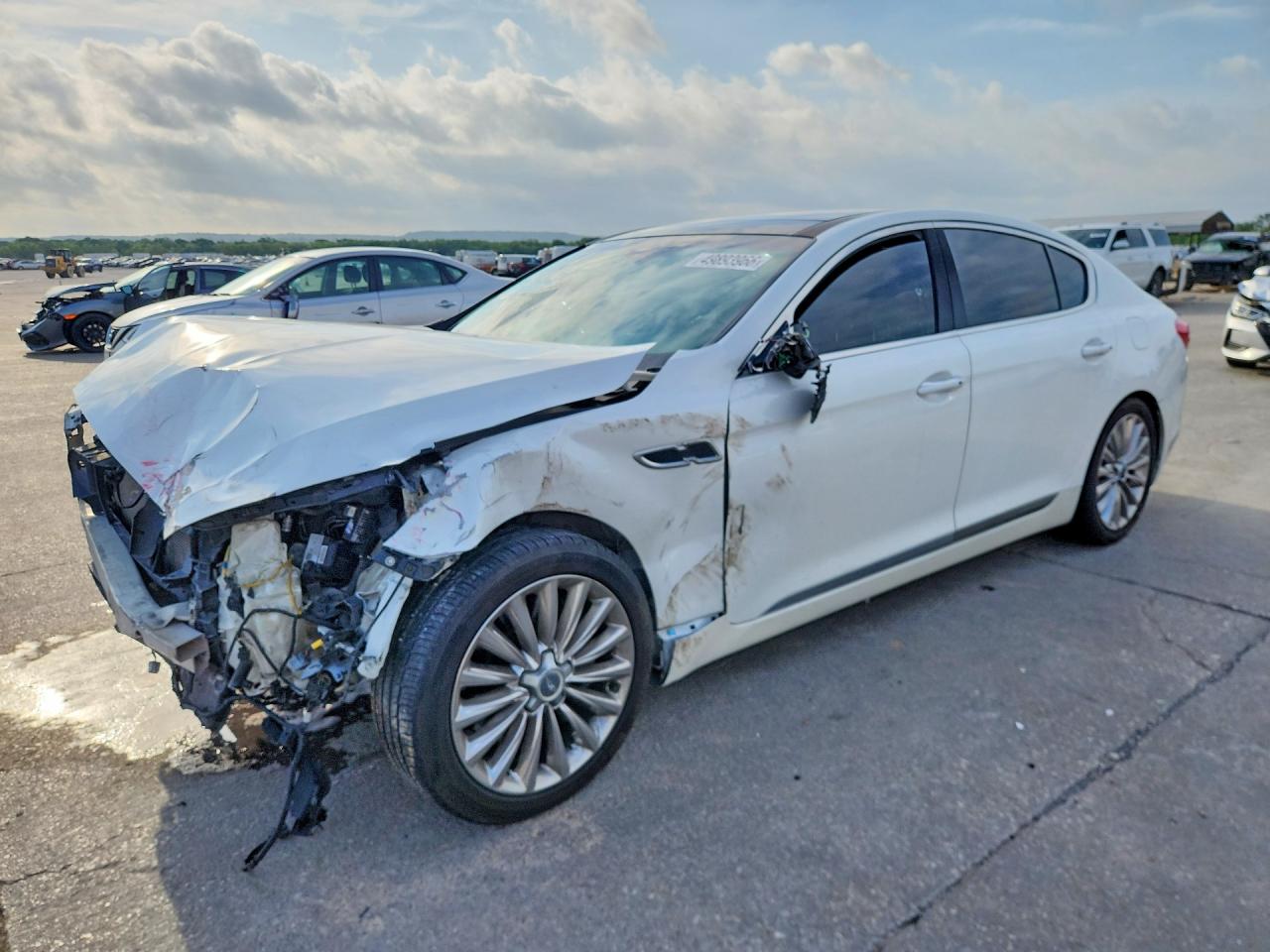 Salvage Kia K900 Image