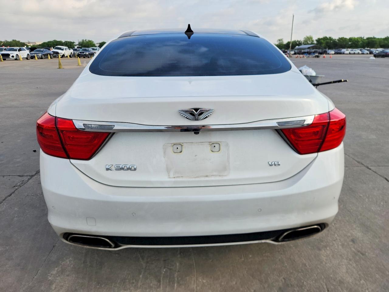 Kia K900 Luxury