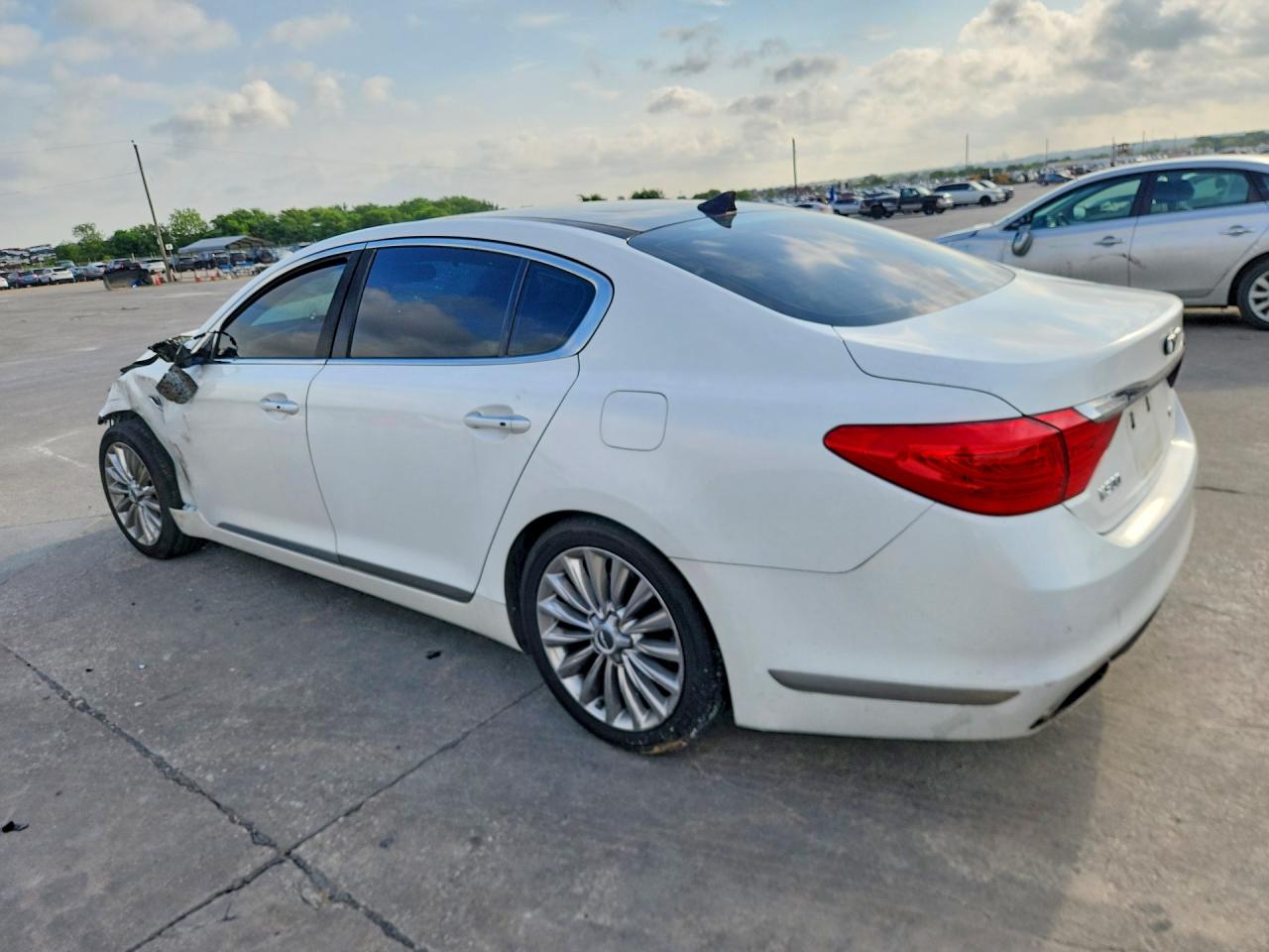 Kia K900 Luxury