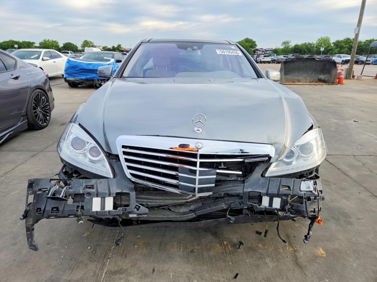Mercedes-Benz S-Class 400
