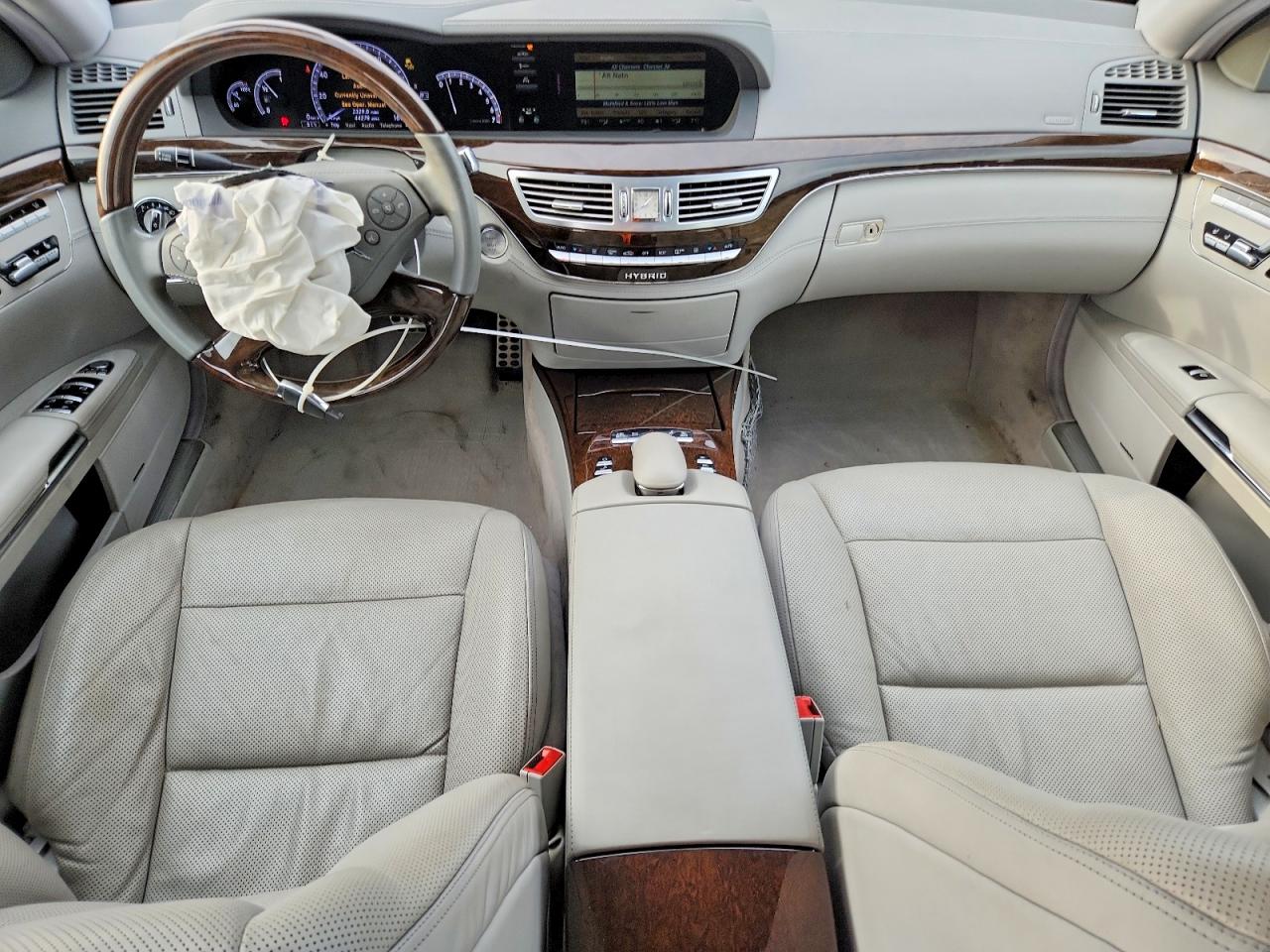 Mercedes-Benz S-Class 400