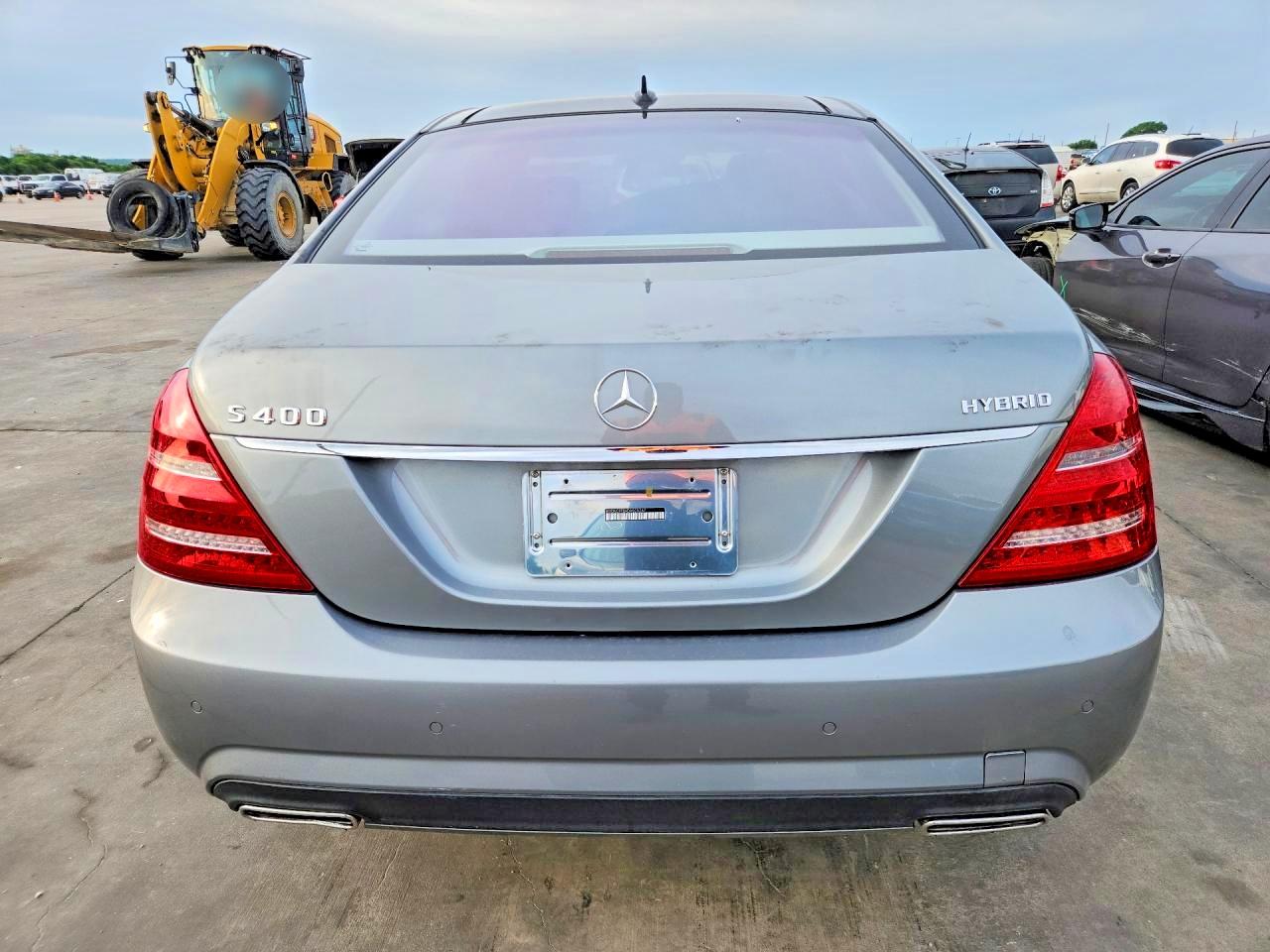 Mercedes-Benz S-Class 400