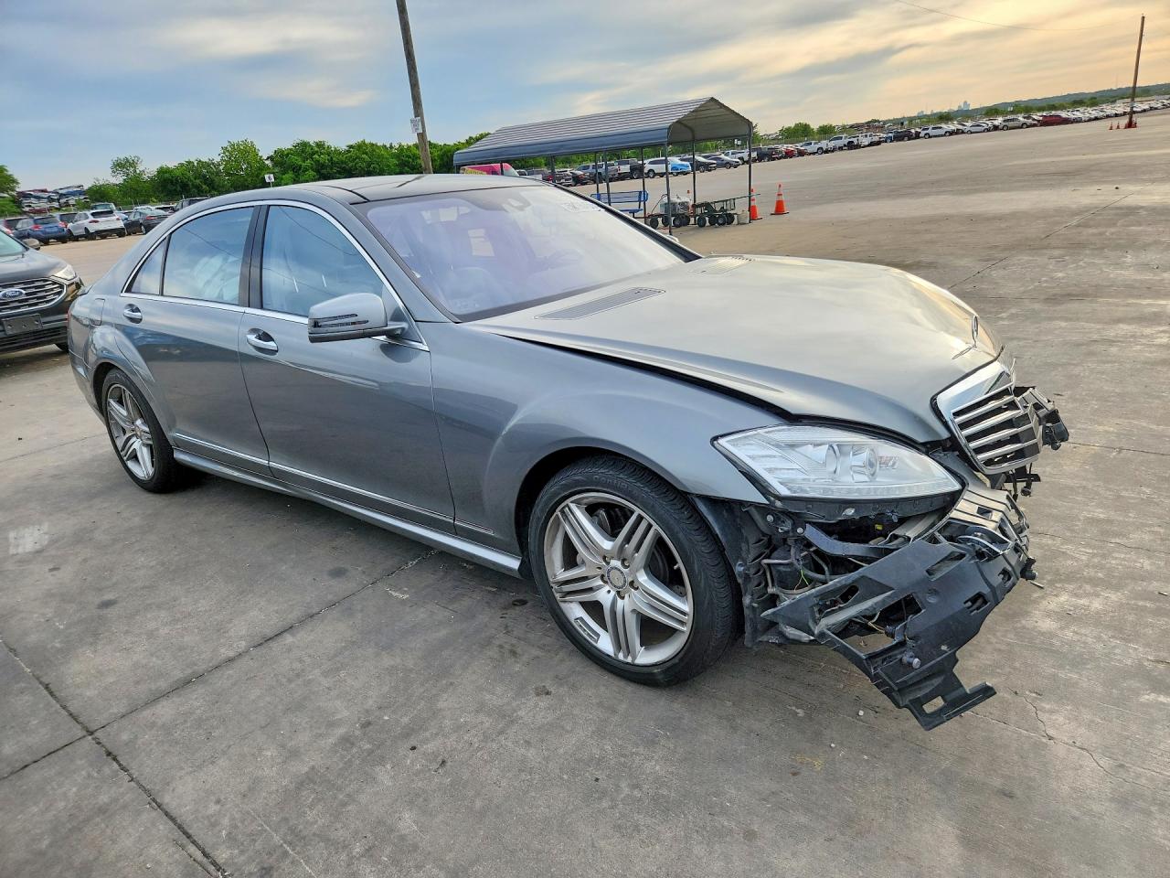 Mercedes-Benz S-Class 400