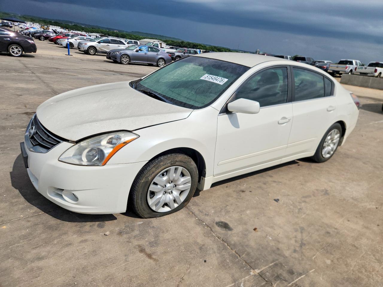 Salvage Nissan Altima Image