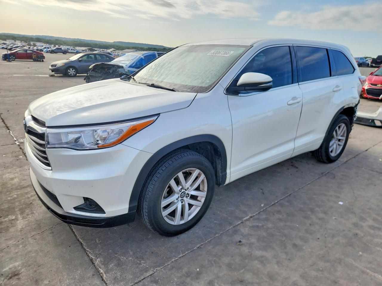Salvage Toyota Highlander Image