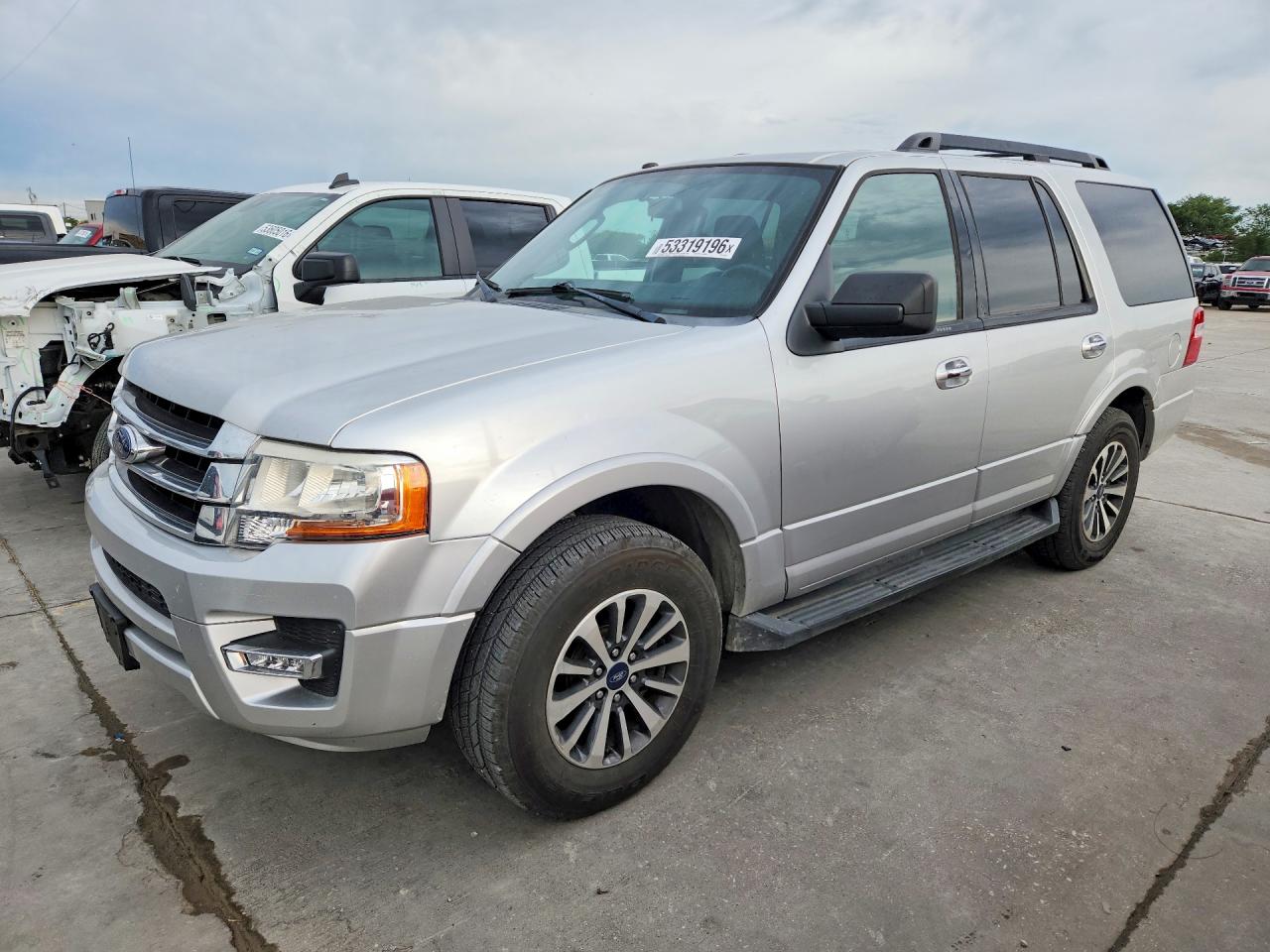Salvage Ford Expedition Image