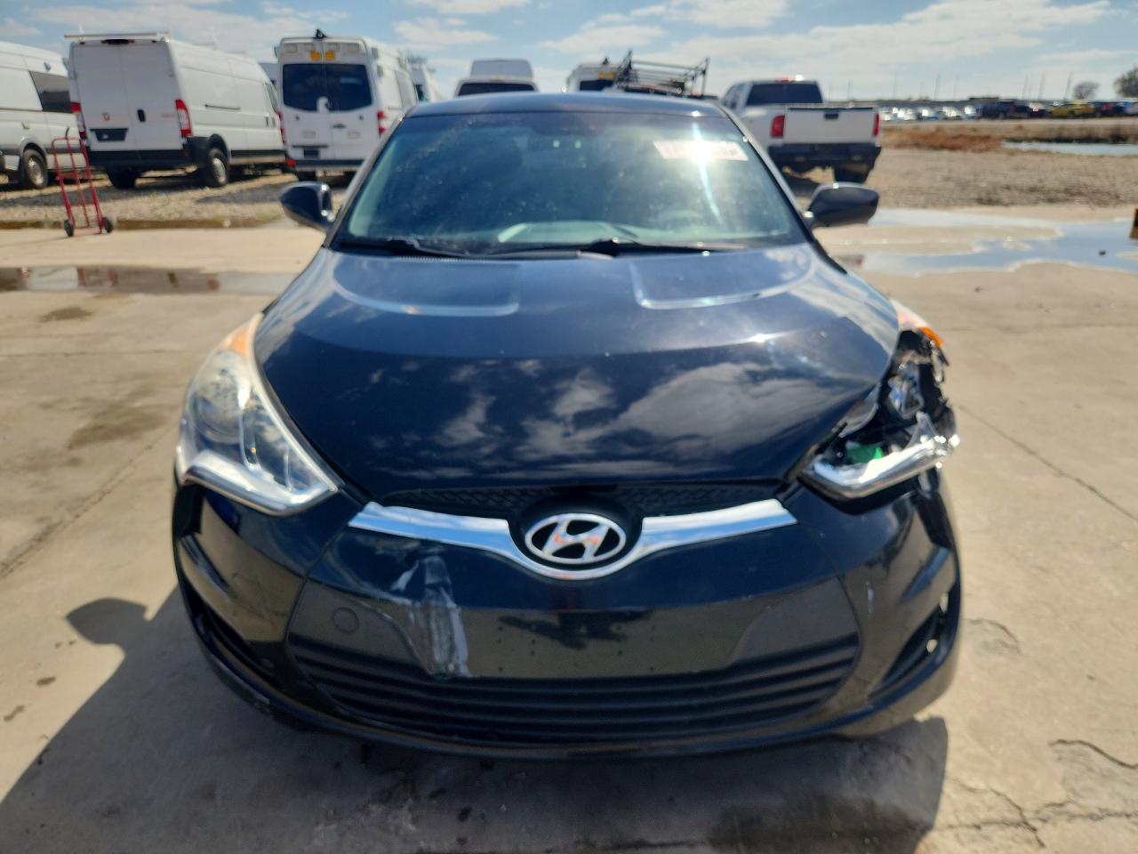Hyundai VELOSTER Base