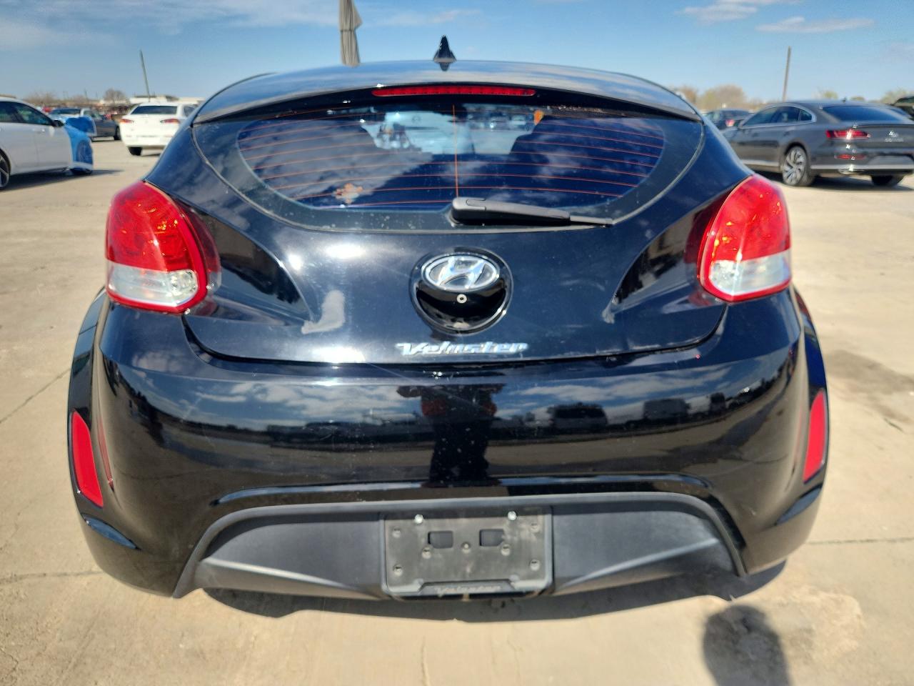 Hyundai VELOSTER Base