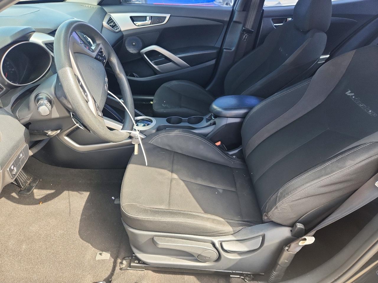 Hyundai VELOSTER Base
