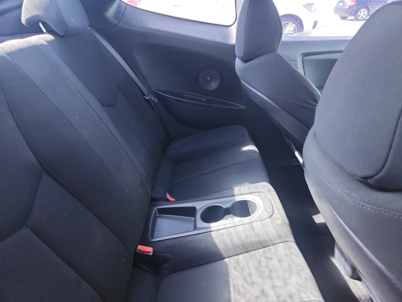 Hyundai VELOSTER Base