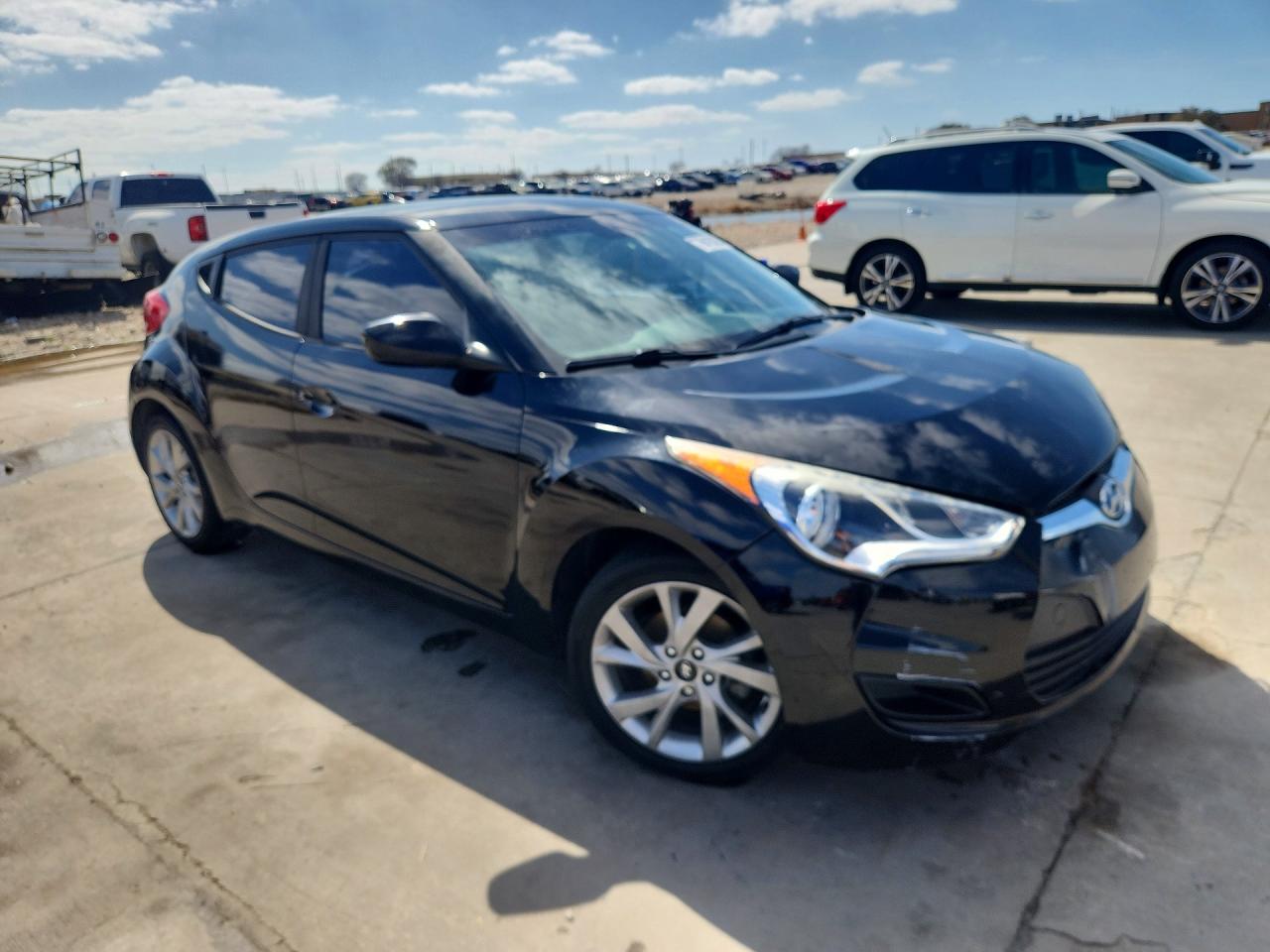 Hyundai VELOSTER Base