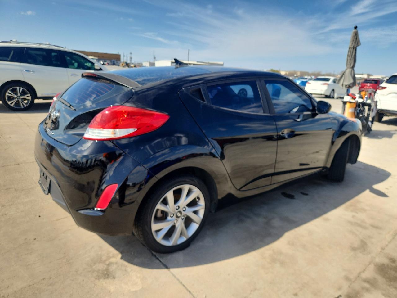 Hyundai VELOSTER Base