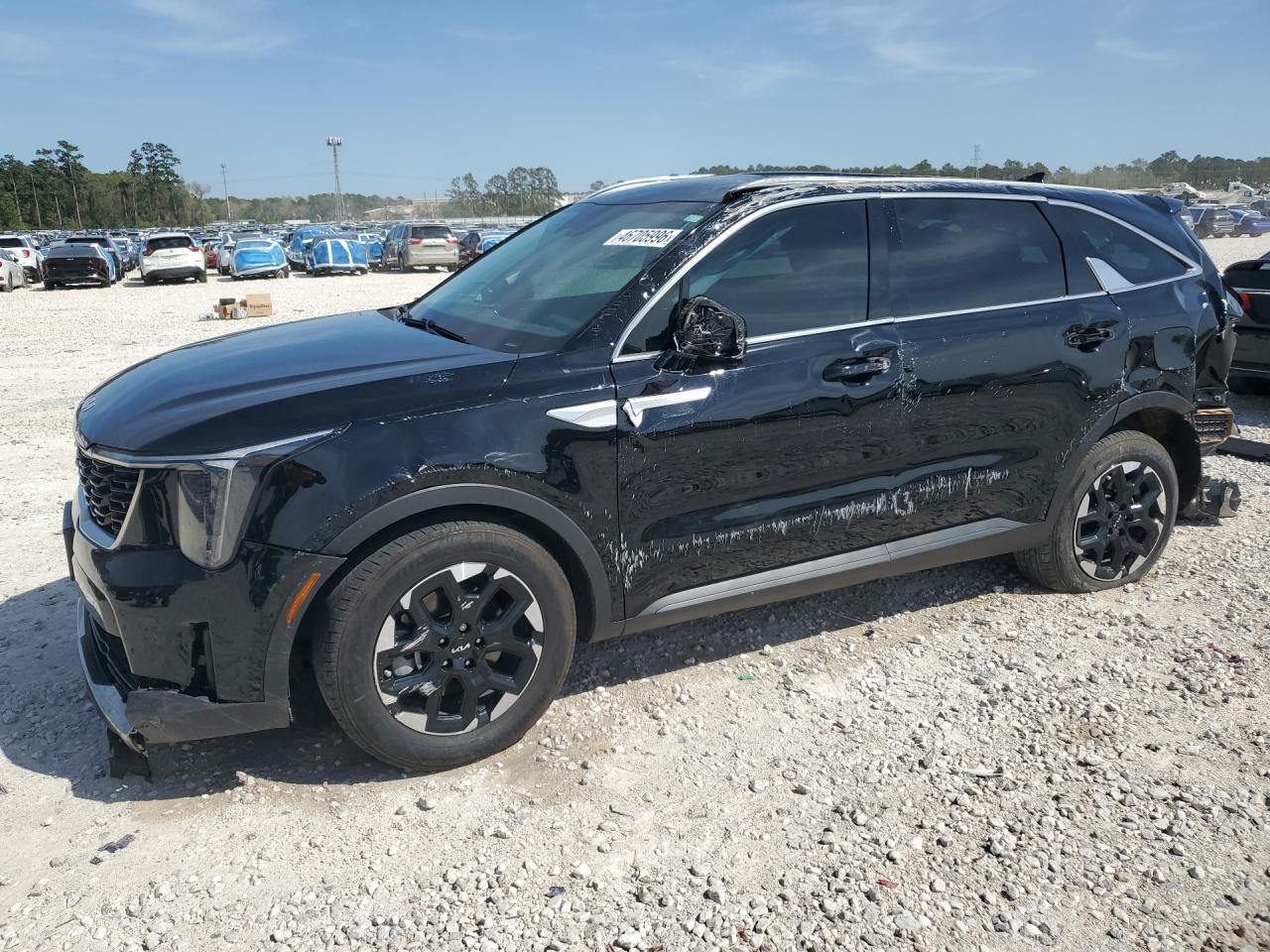 Salvage Kia Sorento Image