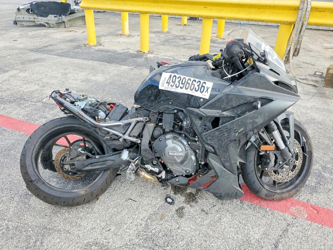 Salvage Suzuki Gsx800 F Image