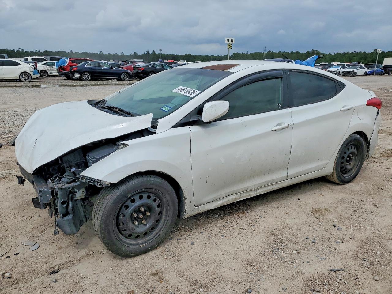 Salvage Hyundai ELANTRA Image