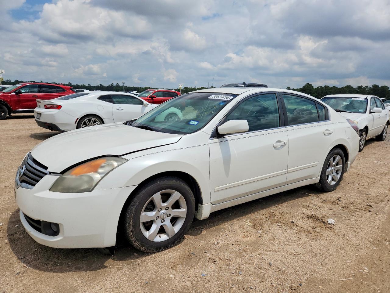 Salvage Nissan Altima Image