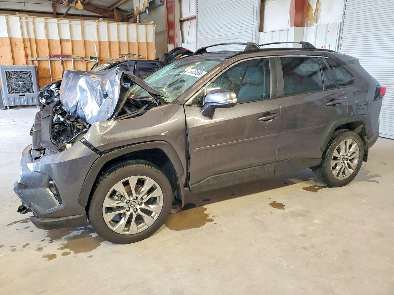 Salvage Toyota RAV4 Image