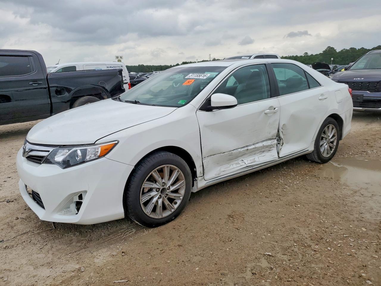 Salvage Toyota Camry Image