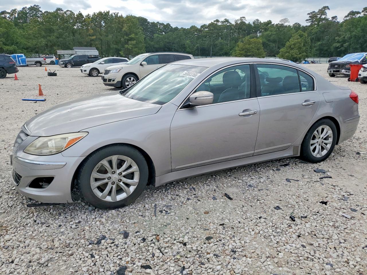 Salvage Hyundai Genesis Image