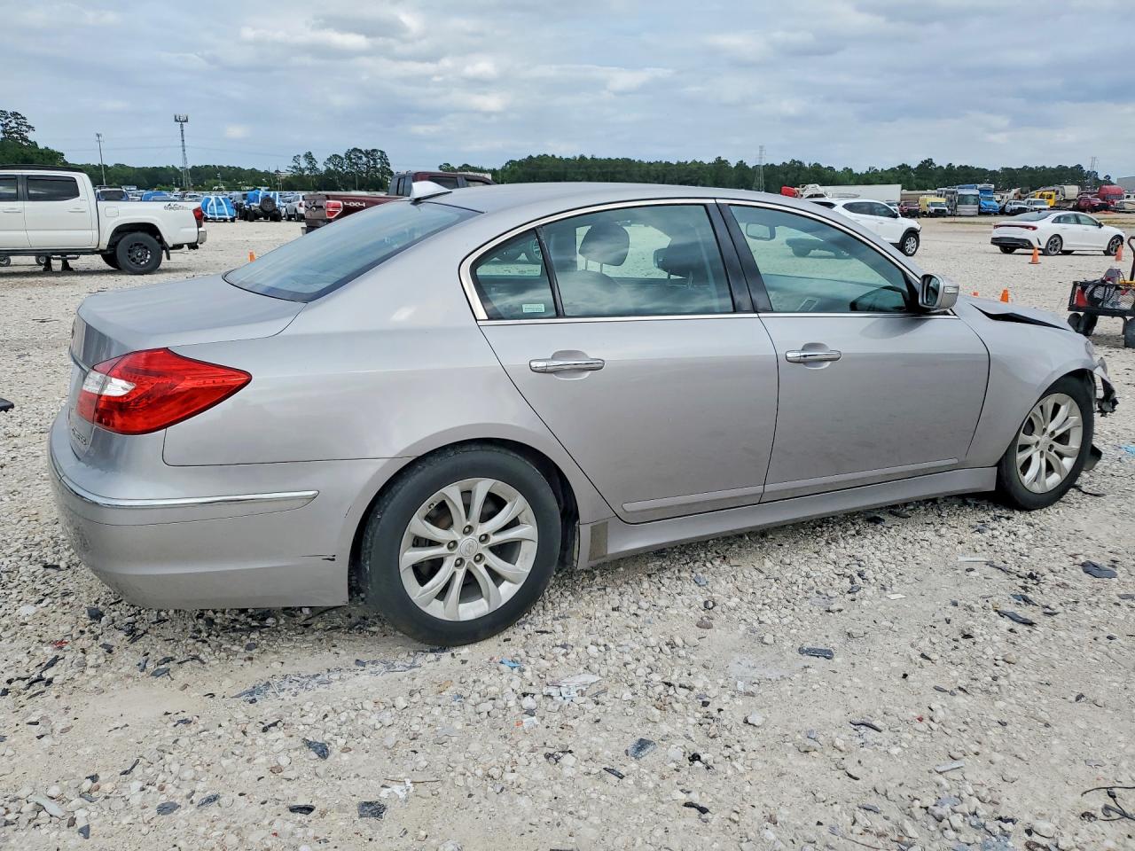 Hyundai Genesis 3.8l